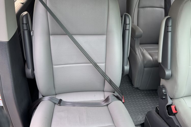 Used Volkswagen Caravelle 2015 2.0 TSI Four-Wheel Drive Comfort Edition Right Front Seat