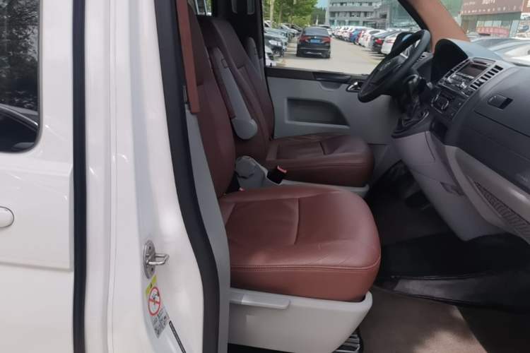 Used Volkswagen Caravelle 2015 2.0 TSI Four-Wheel Drive Comfort Edition Right Front Seat