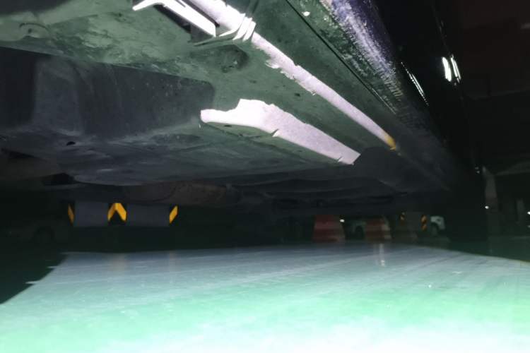 Used Volkswagen Caravelle  Chassis Front Left
