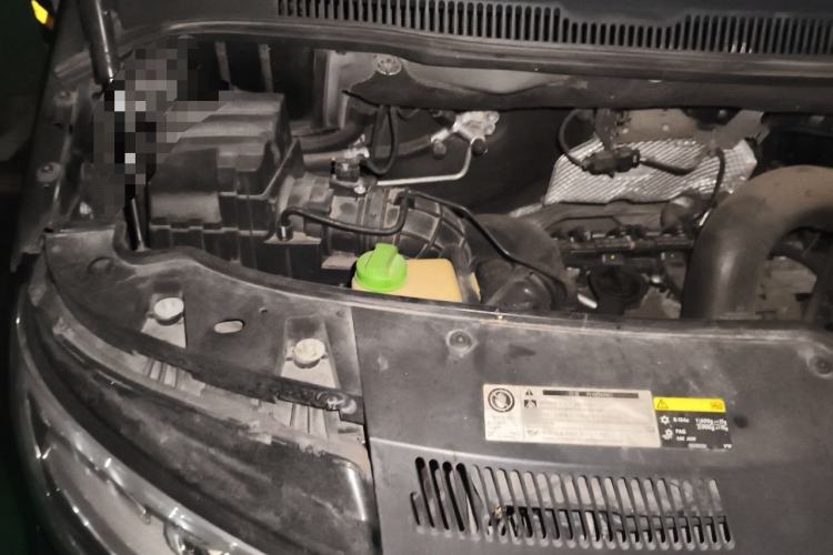 Used Volkswagen Caravelle  Engine Bay Right