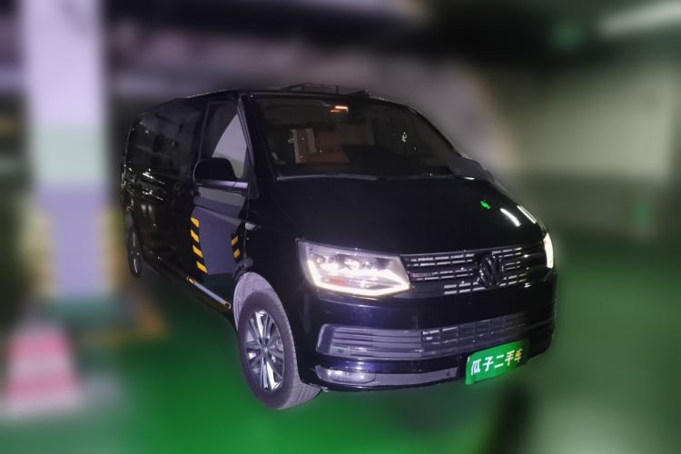 Used Volkswagen Caravelle  Front Right 45 Deg