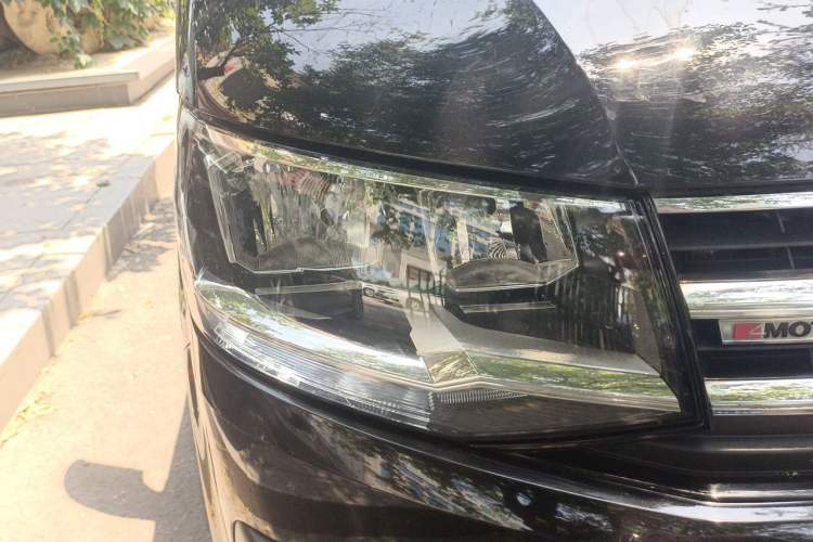 Used Volkswagen Caravelle 2016 2.0 TSI 4x4 Comfort Edition 9 Seats Right Front Headlight