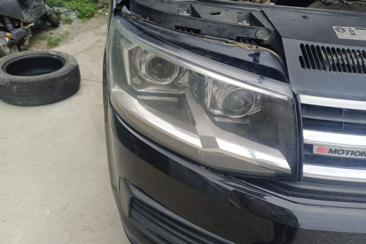 Used Volkswagen Caravelle 2016 2.0 TSI Four-Wheel Drive Comfort Edition 8 Seats Right Front Headlight