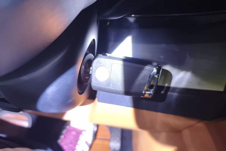 Used Volkswagen Caravelle  Vehicle Key