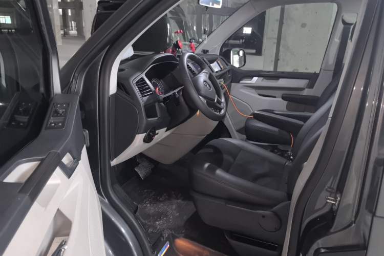 Used Volkswagen Caravelle 2016 2.0 TSI 4x4 Comfort Edition 9 Seats Driver Seat