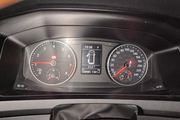 Used Volkswagen Caravelle 2016 2.0 TSI Four-Wheel Drive Comfort Edition 8 Seats Instrument Cluster