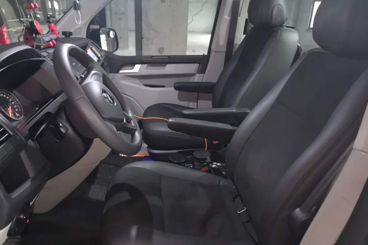 Used Volkswagen Caravelle 2016 2.0 TSI 4x4 Comfort Edition 9 Seats Left Front Seat