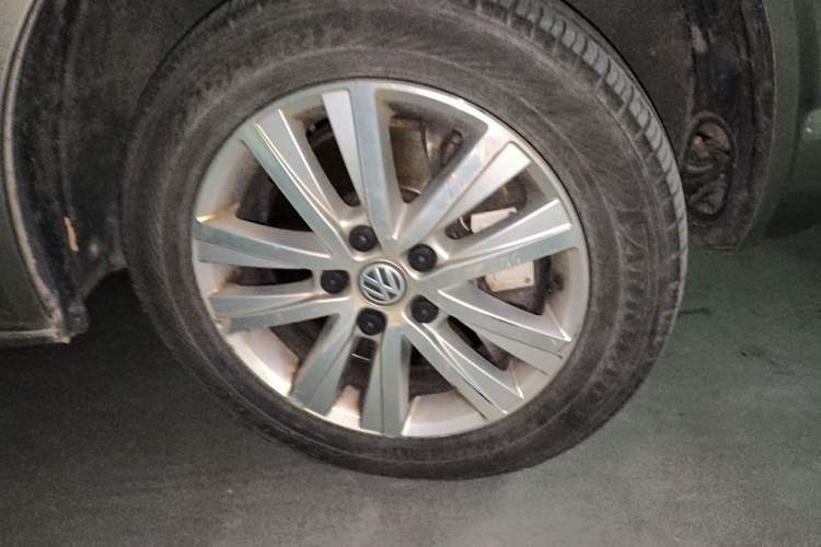 Used Volkswagen Caravelle 2016 2.0 TSI Four-Wheel Drive Comfort Edition 8 Seats Right Front Wheel Hub