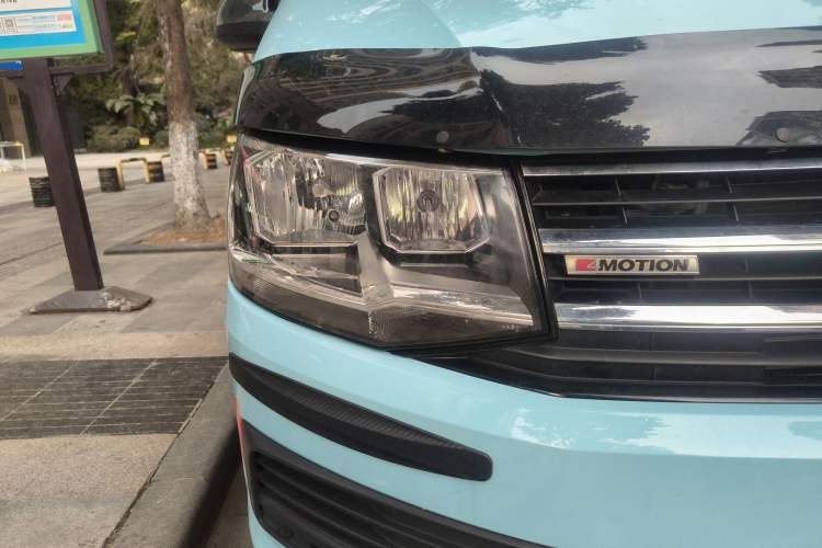 Used Volkswagen Caravelle 2016 2.0 TSI Four-Wheel Drive Comfort Edition 8 Seats Right Front Headlight