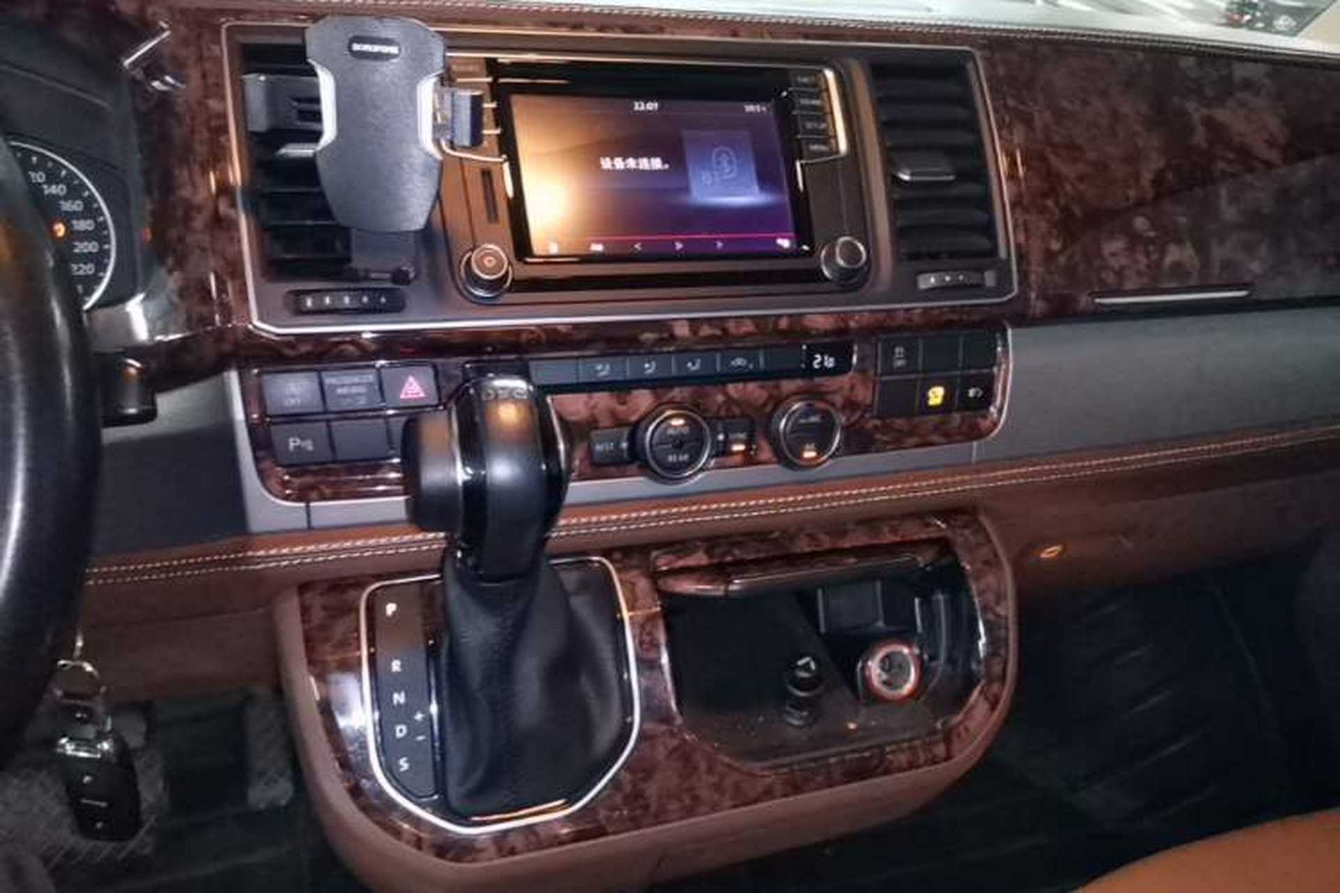 Used Volkswagen Caravelle 2017 2.0 TSI 4x4 Comfort Edition 7-Seater Audio And AC Panel