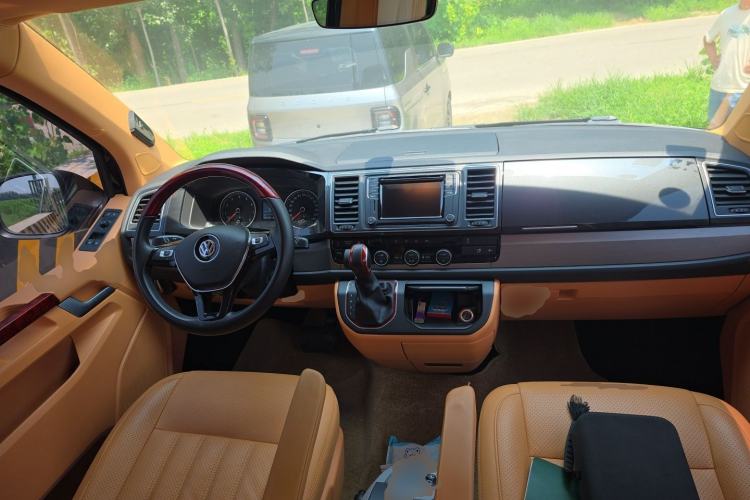 Used Volkswagen Caravelle  Center Console