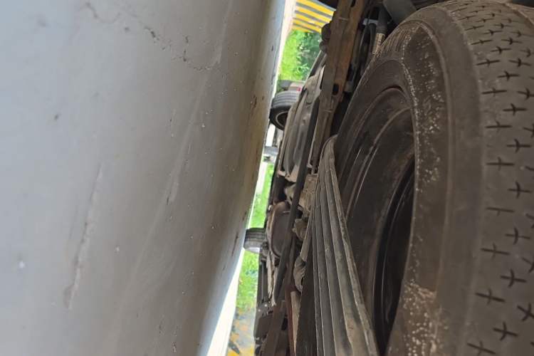 Used Volkswagen Caravelle  Chassis Rear