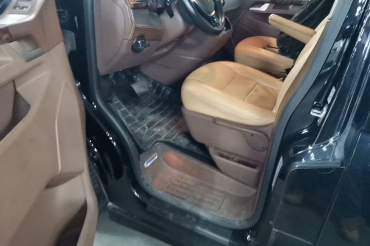 Used Volkswagen Caravelle 2017 2.0 TSI 4x4 Comfort Edition 7-Seater Driver Seat