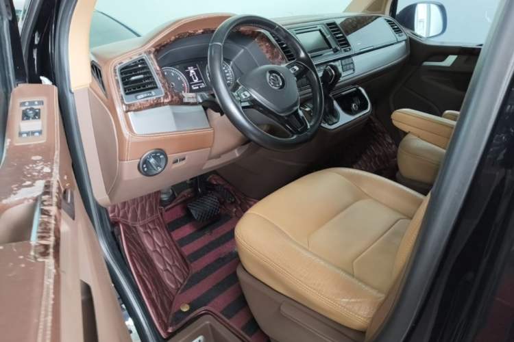 Used Volkswagen Caravelle 2017 2.0 TSI 4x4 Luxury Edition 7-Seater Driver Seat