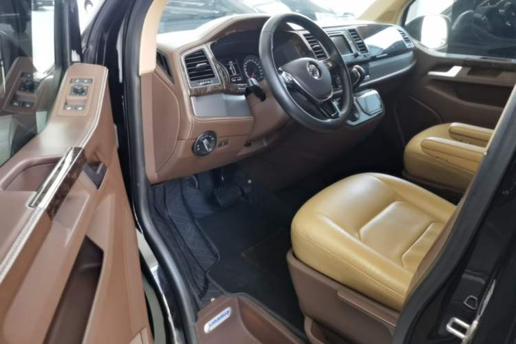 Used Volkswagen Caravelle 2017 2.0 TSI 4x4 Luxury Edition 7-Seater Driver Seat