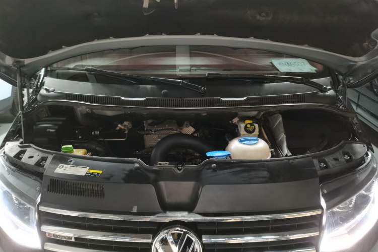 Used Volkswagen Caravelle 2017 2.0 TSI 4x4 Comfort Edition 7-Seater Engine Bay