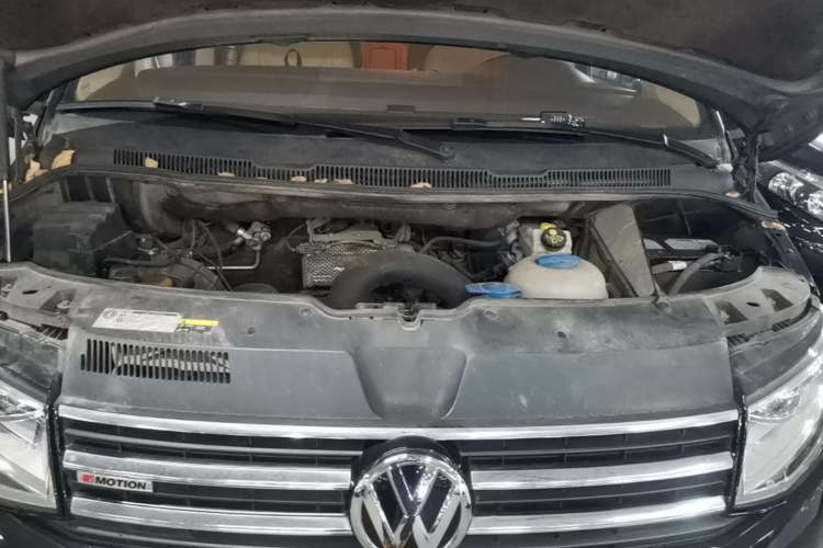 Used Volkswagen Caravelle 2017 2.0 TSI 4x4 Comfort Edition 7-Seater Engine Bay