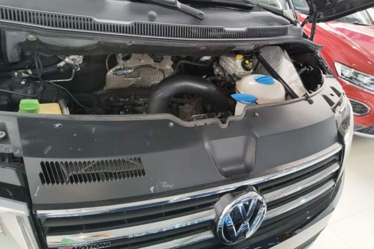 Used Volkswagen Caravelle 2017 2.0 TSI 4x4 Luxury Edition 7-Seater Engine Bay
