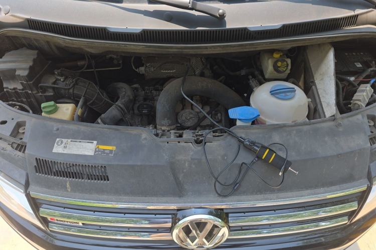 Used Volkswagen Caravelle  Engine Bay
