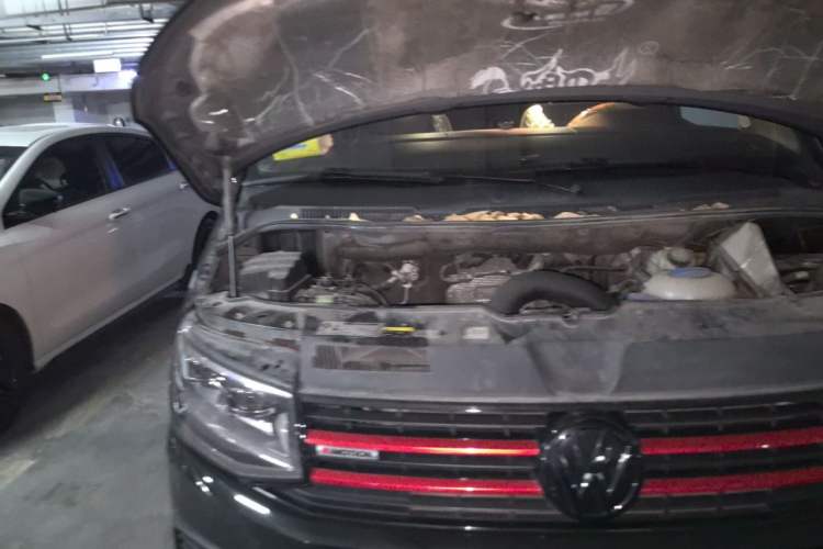 Used Volkswagen Caravelle  Engine Bay Right