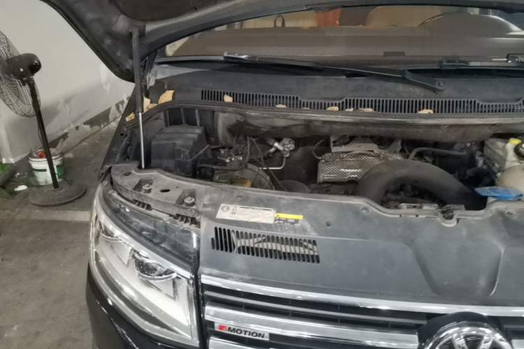 Used Volkswagen Caravelle 2017 2.0 TSI 4x4 Comfort Edition 7-Seater Engine Bay Right