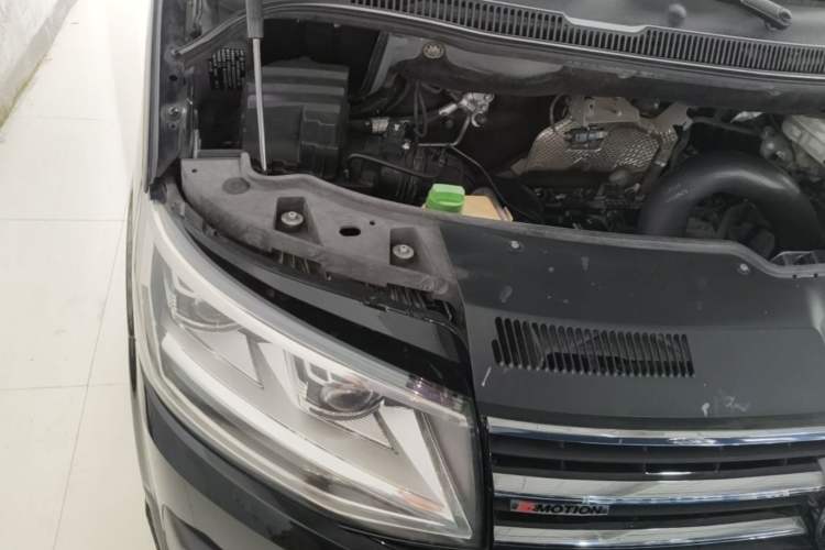 Used Volkswagen Caravelle 2017 2.0 TSI 4x4 Luxury Edition 7-Seater Engine Bay Right