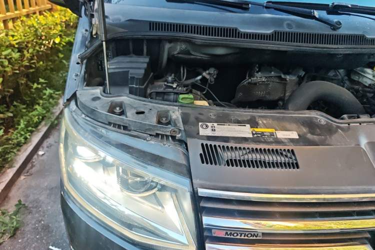 Used Volkswagen Caravelle 2017 2.0 TSI 4x4 Comfort Edition 7-Seater Engine Bay Right