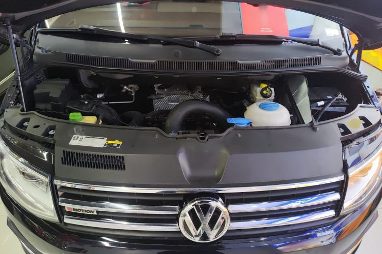 Used Volkswagen Caravelle 2017 2.0 TSI 4x4 Luxury Edition 7-Seater Engine Bay