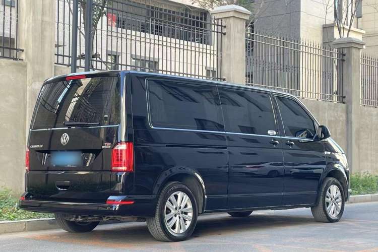 Used Volkswagen Caravelle 2017 2.0 TSI 4x4 Luxury Edition 7-Seater Exterior 4
