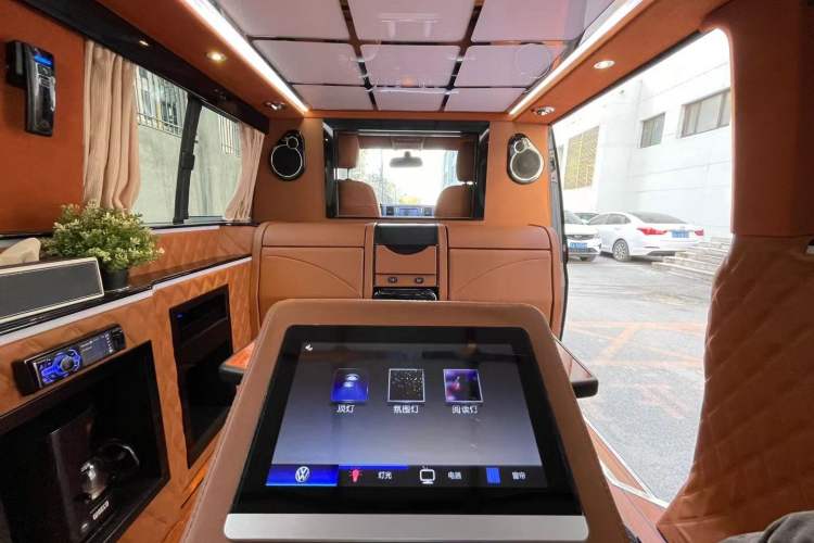 Used Volkswagen Caravelle 2017 2.0 TSI 4x4 Luxury Edition 7-Seater Exterior 5