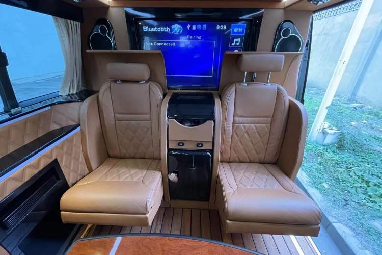 Used Volkswagen Caravelle 2017 2.0 TSI 4x4 Luxury Edition 7-Seater Exterior 8