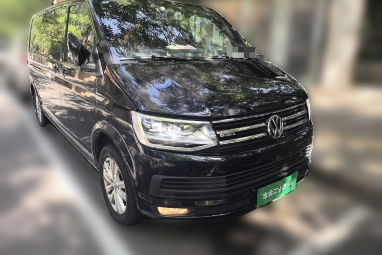 Used Volkswagen Caravelle 2017 2.0 TSI 4x4 Luxury Edition 7-Seater Front Right 45 Deg