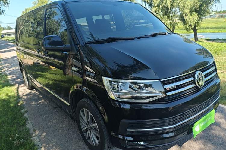Used Volkswagen Caravelle 2017 2.0 TSI 4x4 Luxury Edition 7-Seater Front Right 45 Deg