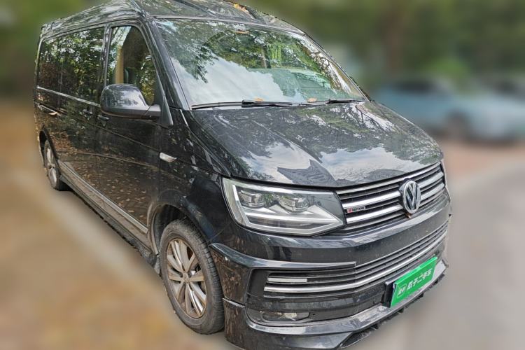 Used Volkswagen Caravelle 2017 2.0 TSI 4x4 Luxury Edition 7-Seater Front Right 45 Deg