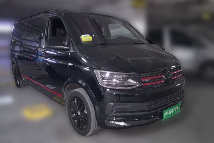 Used Volkswagen Caravelle  Front Right 45 Deg