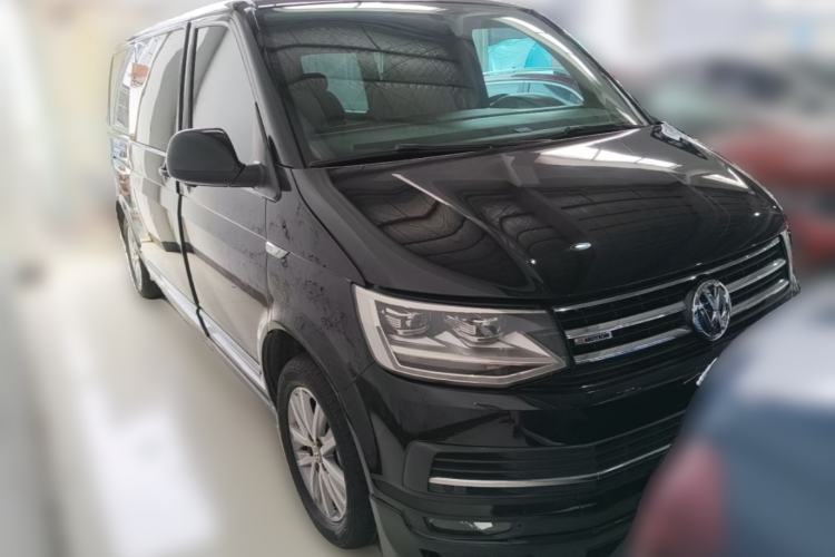 Used Volkswagen Caravelle 2017 2.0 TSI 4x4 Luxury Edition 7-Seater Front Right 45 Deg