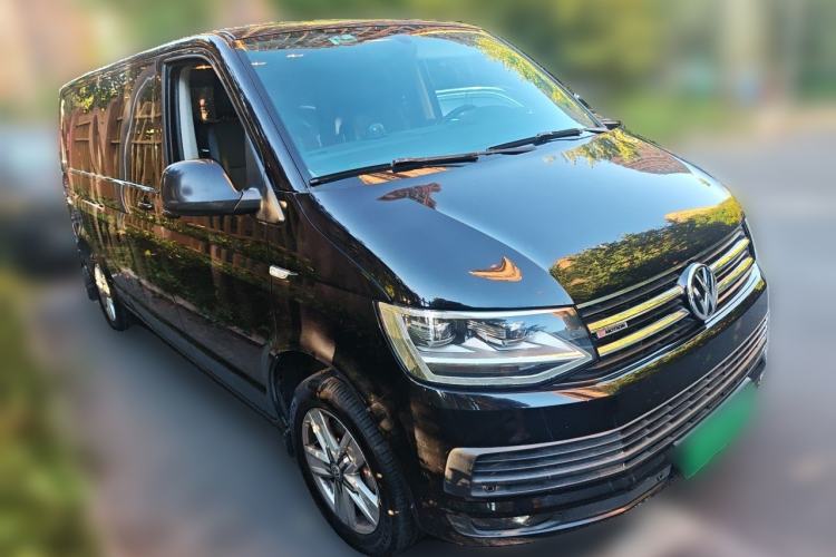 Used Volkswagen Caravelle 2017 2.0 TSI 4x4 Comfort Edition 7-Seater Front Right 45 Deg