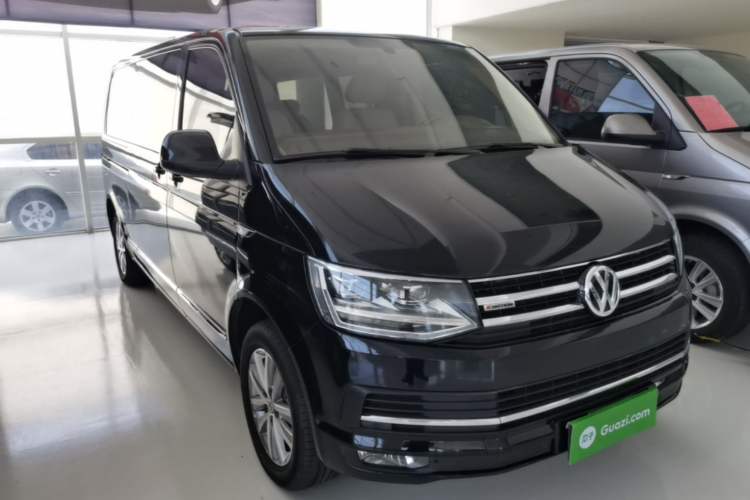 Used Volkswagen Caravelle 2017 2.0 TSI 4x4 Luxury Edition 7-Seater Front Right 45 Deg