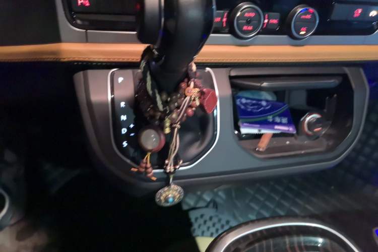 Used Volkswagen Caravelle  Gear Lever