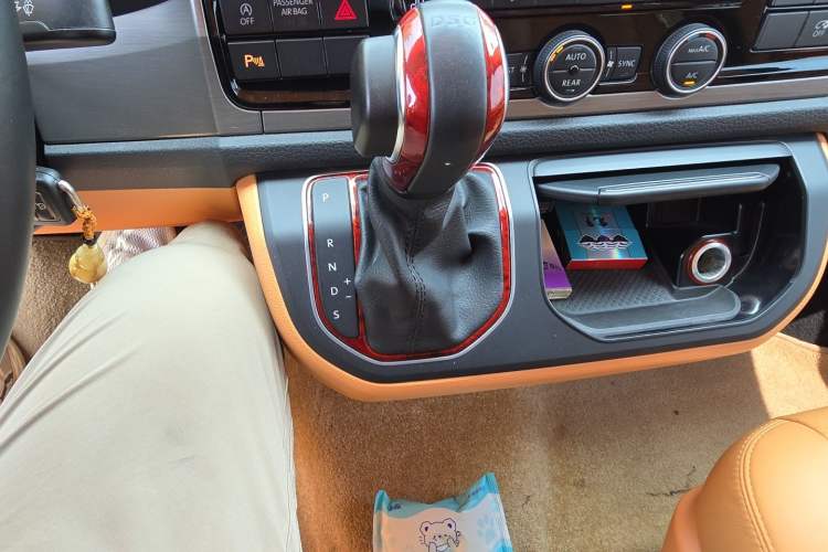 Used Volkswagen Caravelle  Gear Lever