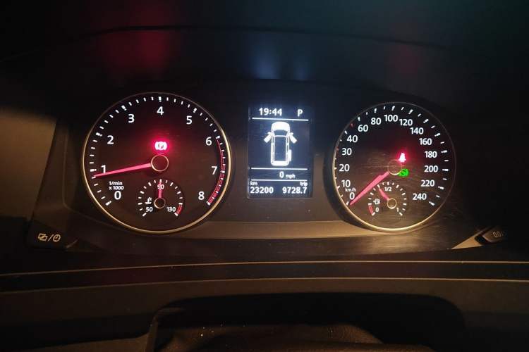 Used Volkswagen Caravelle 2017 2.0 TSI 4x4 Comfort Edition 7-Seater Instrument Cluster