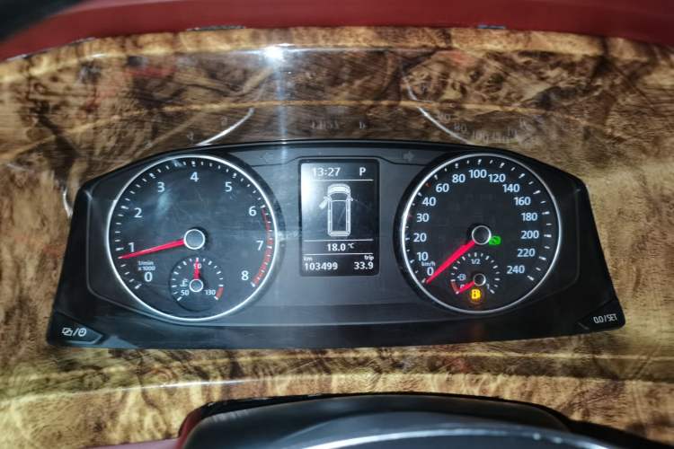 Used Volkswagen Caravelle 2017 2.0 TSI 4x4 Comfort Edition 7-Seater Instrument Cluster