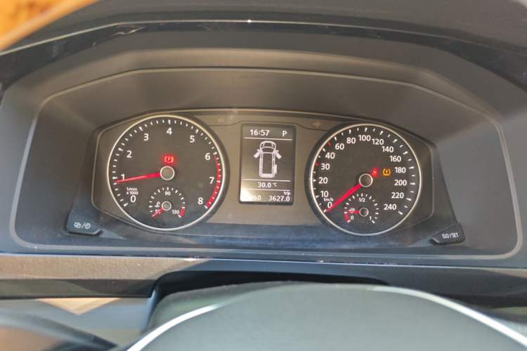 Used Volkswagen Caravelle 2017 2.0 TSI 4x4 Comfort Edition 7-Seater Instrument Cluster