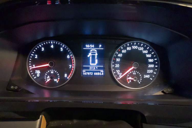 Used Volkswagen Caravelle  Instrument Cluster