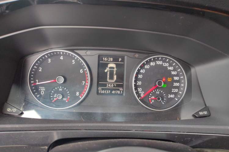 Used Volkswagen Caravelle 2017 2.0 TSI 4x4 Luxury Edition 7-Seater Instrument Cluster