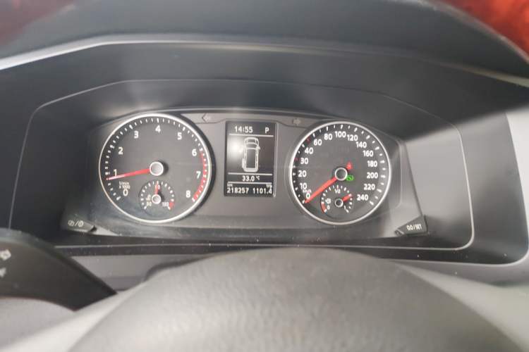 Used Volkswagen Caravelle 2017 2.0 TSI 4x4 Comfort Edition 8 Seats Instrument Cluster