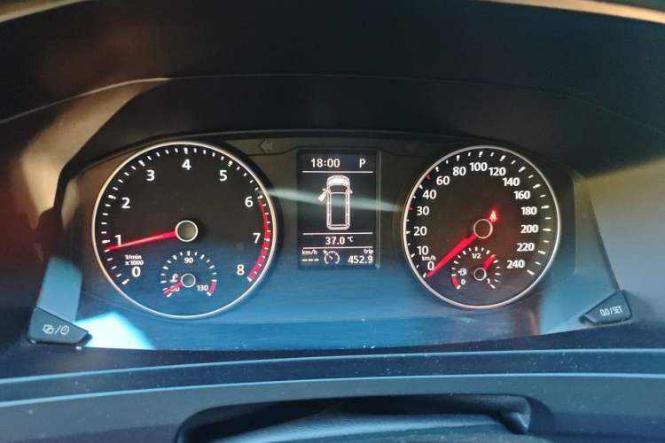 Used Volkswagen Caravelle 2017 2.0 TSI 4x4 Comfort Edition 7-Seater Instrument Cluster