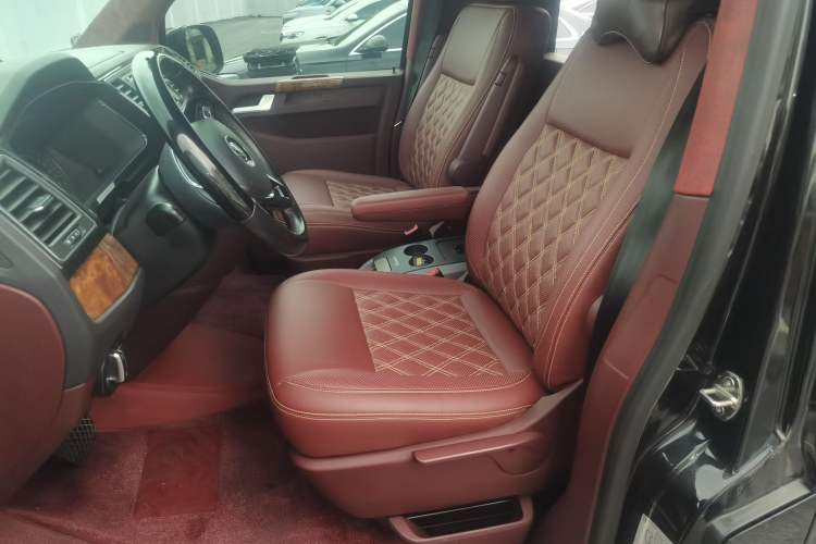 Used Volkswagen Caravelle 2017 2.0 TSI 4x4 Comfort Edition 7-Seater Left Front Seat