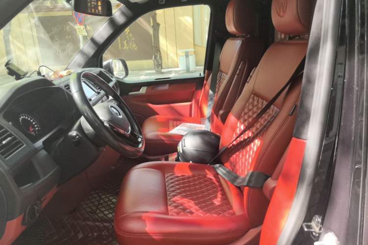 Used Volkswagen Caravelle 2017 2.0 TSI 4x4 Luxury Edition 7-Seater Left Front Seat