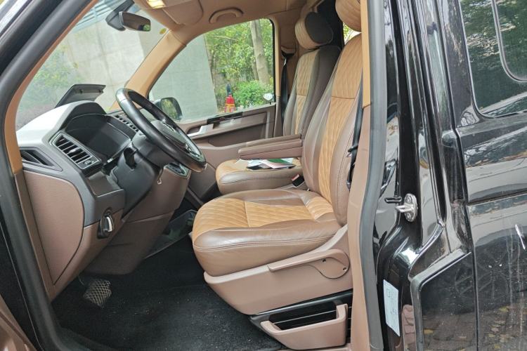 Used Volkswagen Caravelle 2017 2.0 TSI 4x4 Luxury Edition 7-Seater Left Front Seat